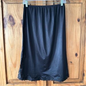 Vintage 70's Hanna Black Half Slip Scalloped Lace Hem w/Slit Coquette Style - M